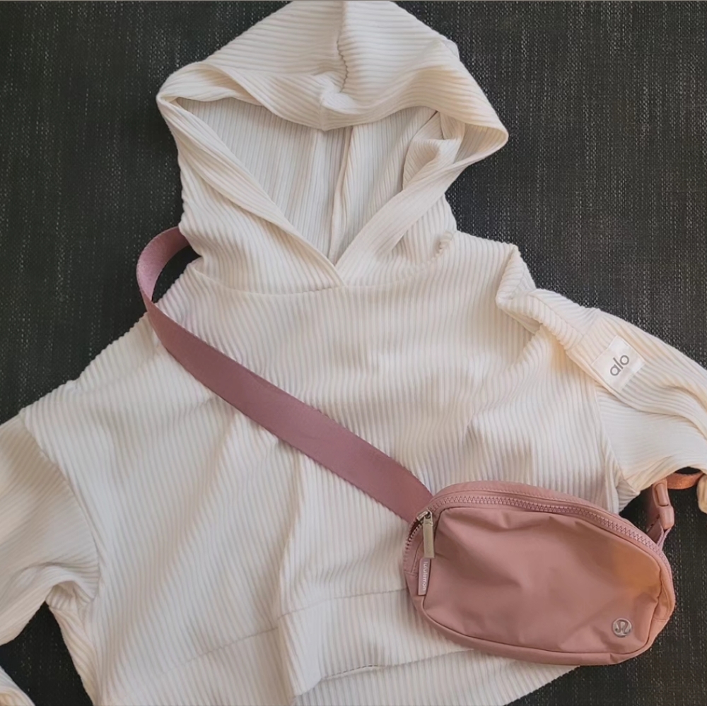 Alo yoga muse sweater